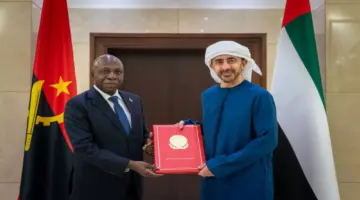 رئيس الدولة يتلقى رسالة مكتوبة من رئيس أنغولا تسلمها عبدالله بن زايد